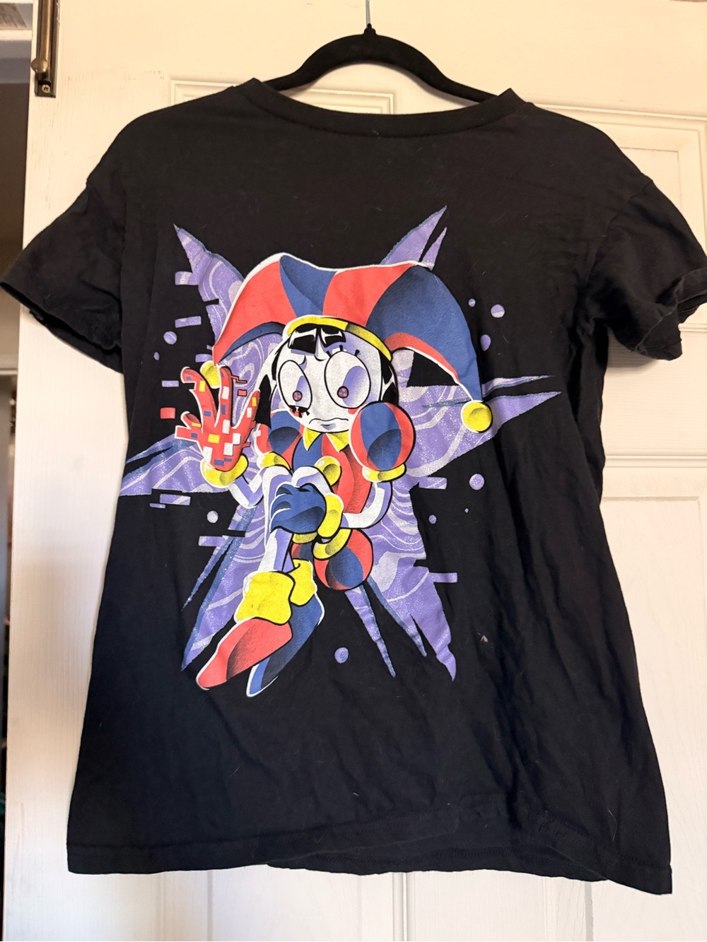 Hot Topic Black Pomni t-shirt, Amazing Digital Circus